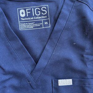 FIGS Women's Catarina Scrub Top NAVY